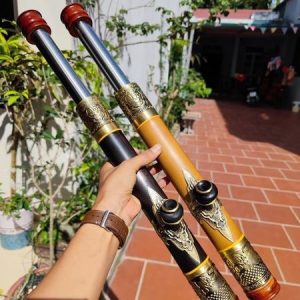 Điếu cày rút bọc đồng nổi là một trong những mẫu điếu cày hiện đại được dân hút thuốc lào ưa chuộng vì vừa tiện lợi khi mang theo vừa thẩm mỹ và bền bỉ.